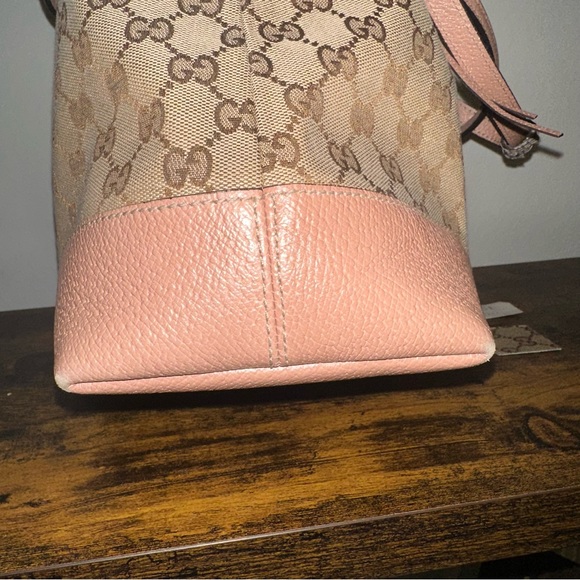 Gucci GG Canvas Medium Bree Bag - Picture 12 of 16
